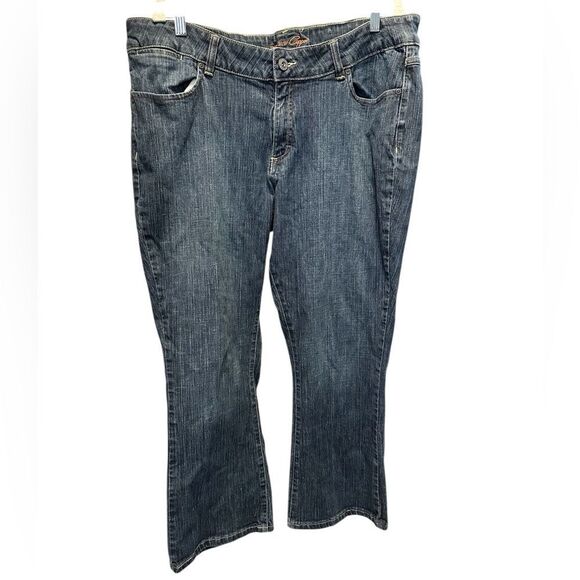 EUC Levi’s Riders Copper Plus Size Classic Denim Blue Jeans Boot Cut - Size 22 - Picture 2 of 7